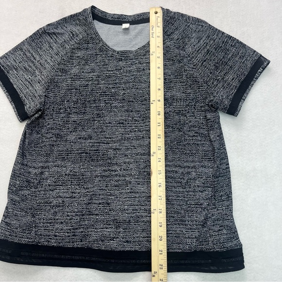 Lululemon Women's Find Focus Short Sleeve Crew Neck Black Size 6 - Picture 5 of 7